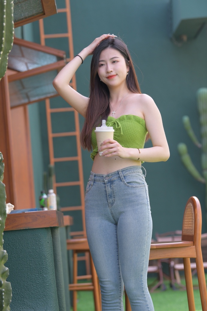 一把两个奶顶在窗户上干j9九游会真人游戏第(图1)